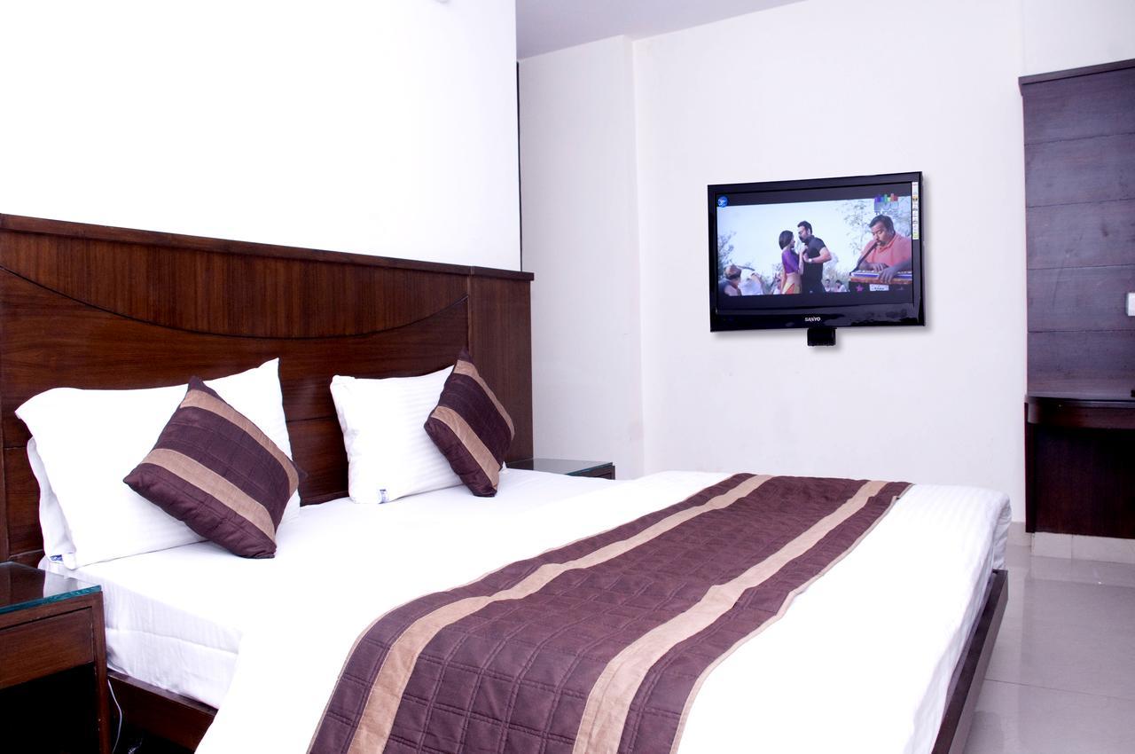 Hotel Usa Нью-Делі Екстер'єр фото